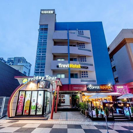 ג'גו Trevi Hotel מראה חיצוני תמונה