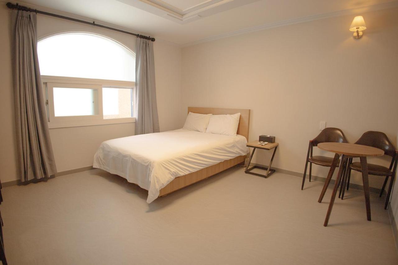 ג'גו Trevi Hotel מראה חיצוני תמונה