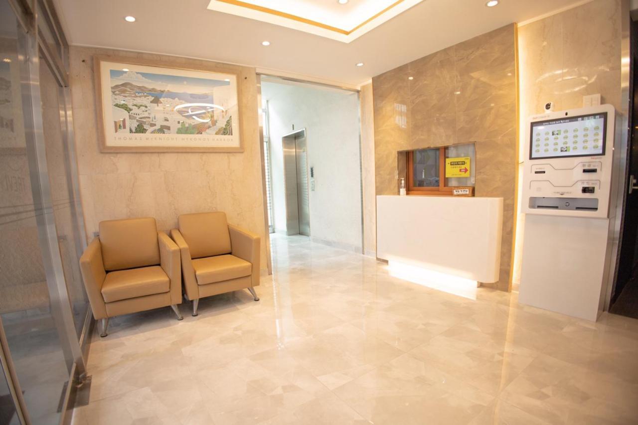 ג'גו Trevi Hotel מראה חיצוני תמונה