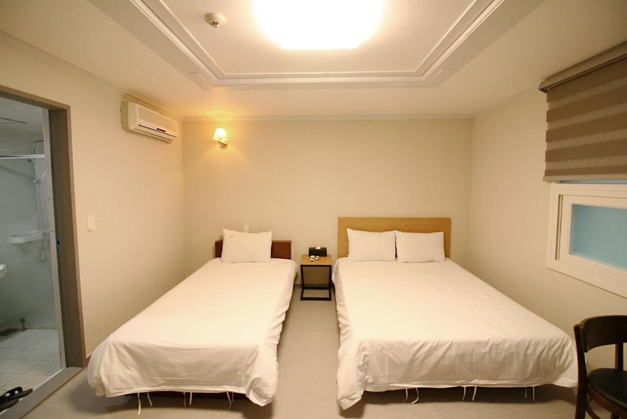 ג'גו Trevi Hotel מראה חיצוני תמונה