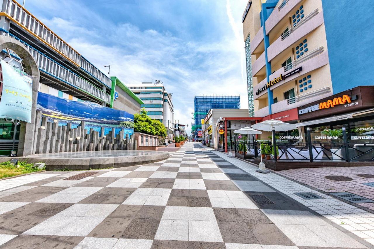 ג'גו Trevi Hotel מראה חיצוני תמונה