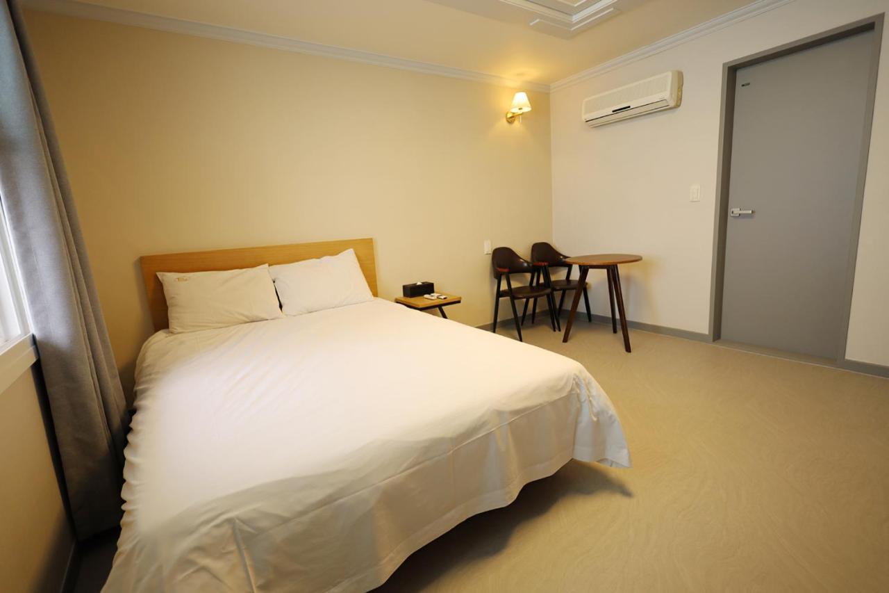 ג'גו Trevi Hotel מראה חיצוני תמונה