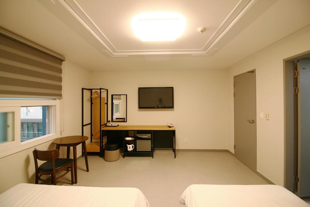 ג'גו Trevi Hotel מראה חיצוני תמונה