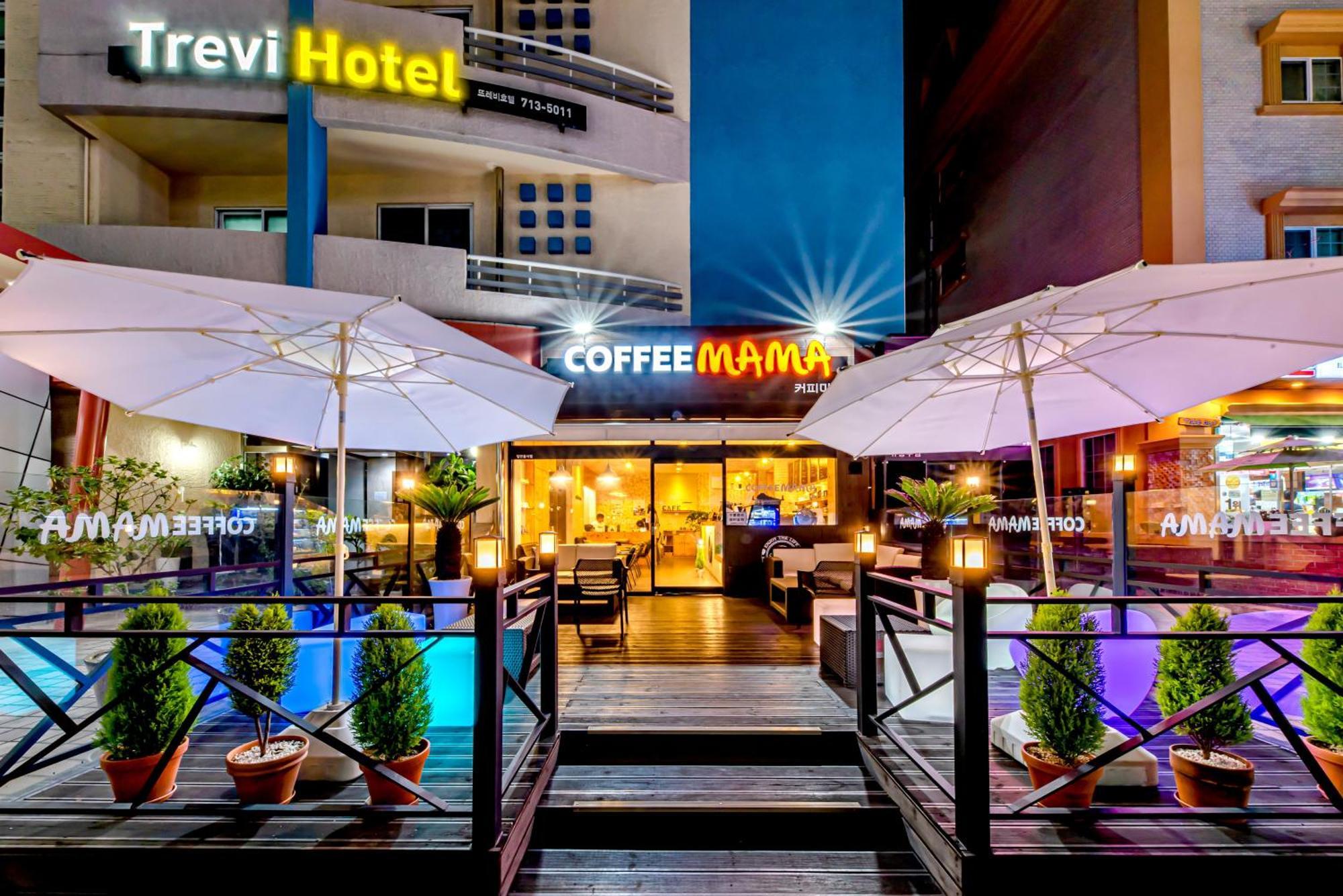 ג'גו Trevi Hotel מראה חיצוני תמונה