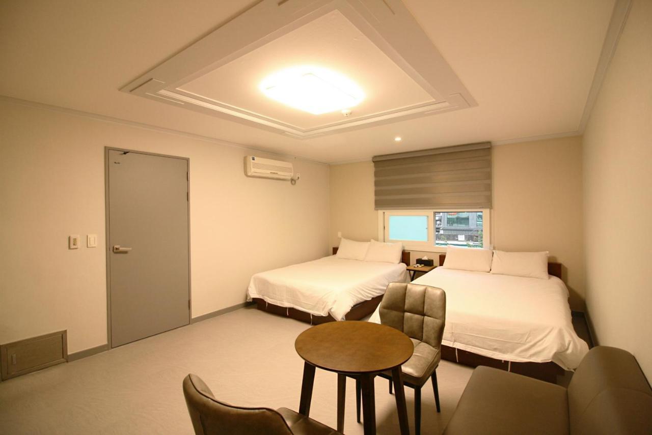 ג'גו Trevi Hotel מראה חיצוני תמונה