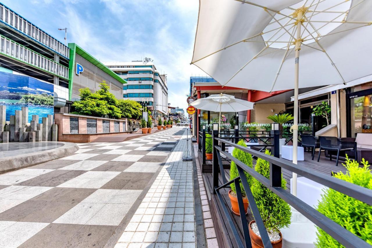 ג'גו Trevi Hotel מראה חיצוני תמונה