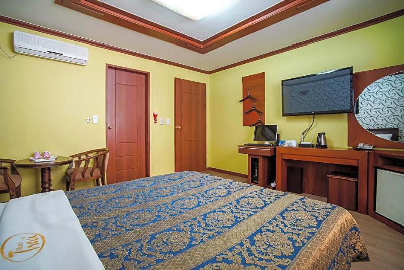 ג'גו Trevi Hotel מראה חיצוני תמונה