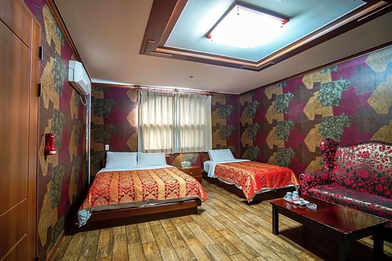 ג'גו Trevi Hotel מראה חיצוני תמונה