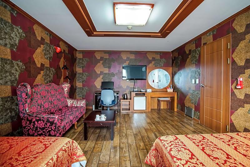 ג'גו Trevi Hotel מראה חיצוני תמונה