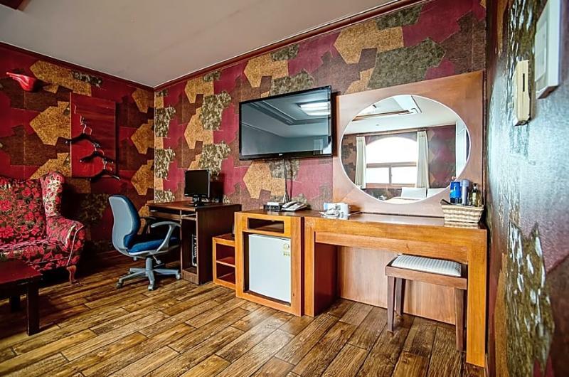 ג'גו Trevi Hotel מראה חיצוני תמונה