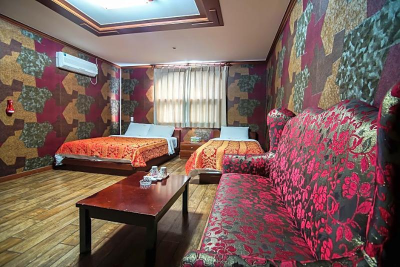 ג'גו Trevi Hotel מראה חיצוני תמונה