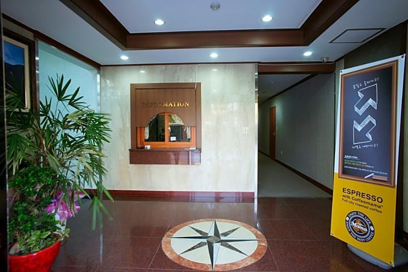 ג'גו Trevi Hotel מראה חיצוני תמונה